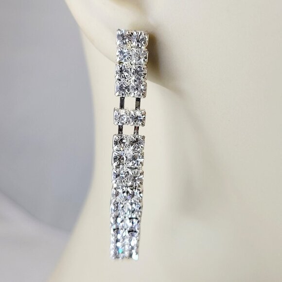 Elegant Rhinestone Earring for the Minimalist - Picture 1 of 9